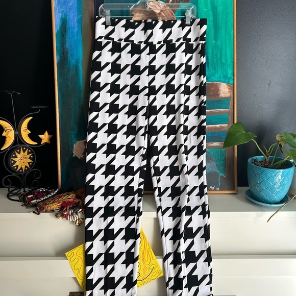 Frank Lyman Design Black and White Houndstooth Skinny Pants 12 - Picture 1 of 16